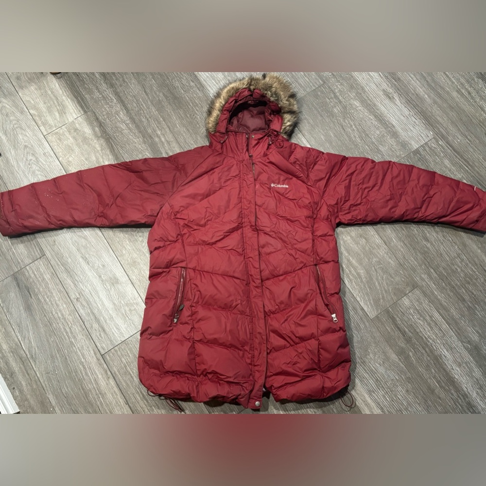 Red 3x Columbia Parka. Omni-heat inside lining. Rated up to -30 Celsius.